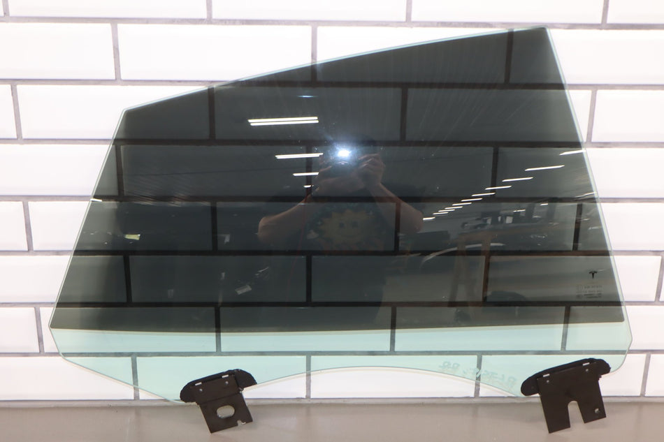 2016 Tesla S- Right Rear Door Window