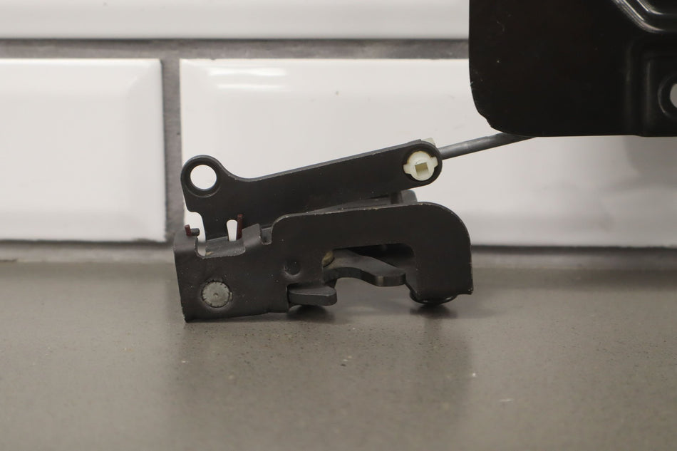2004 Chevrolet SSR- Upper Tailgate Exterior Handle