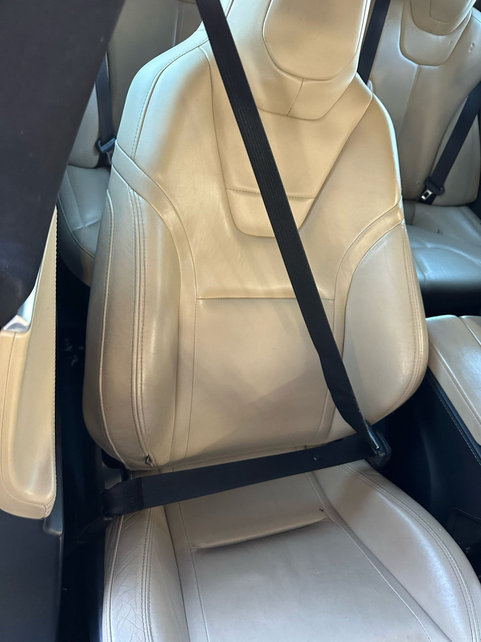 2016 Tesla Model S- Front Seat Belt