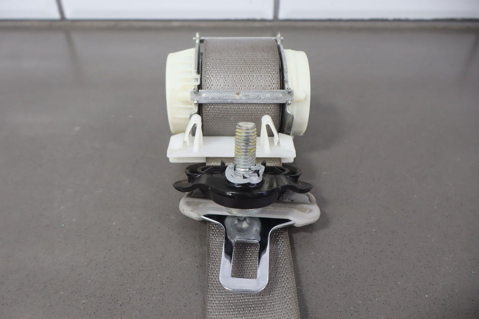 2007 Chevrolet Avalanche- Rear Seat Belt