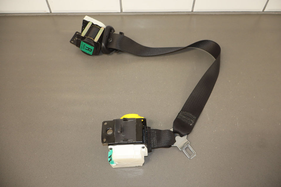 2002 Chevrolet Corvette- Front Seat Belt