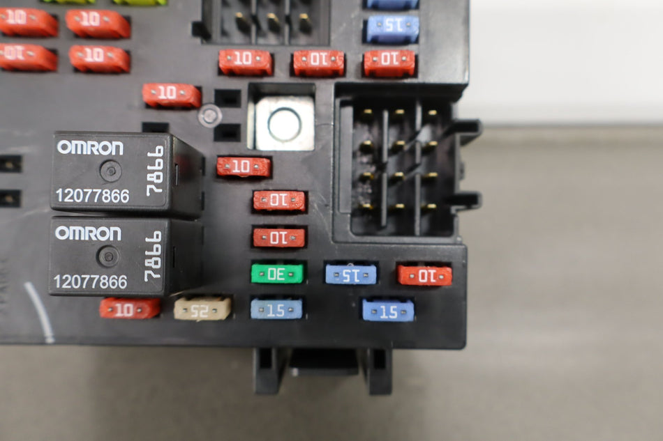 2003 Hummer H2- Cabin Fuse Box