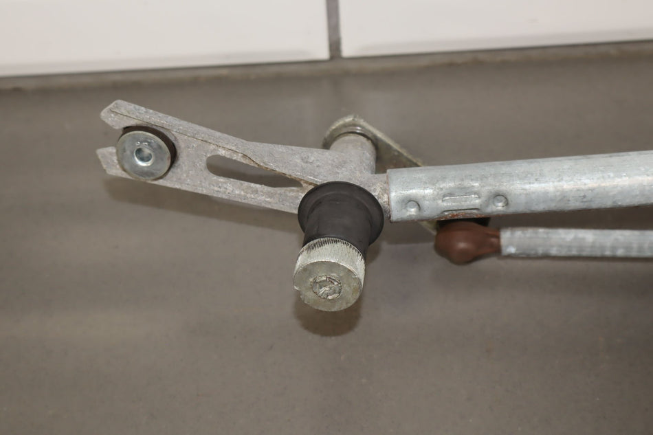 2007 Hummer H2- Wiper Linkage