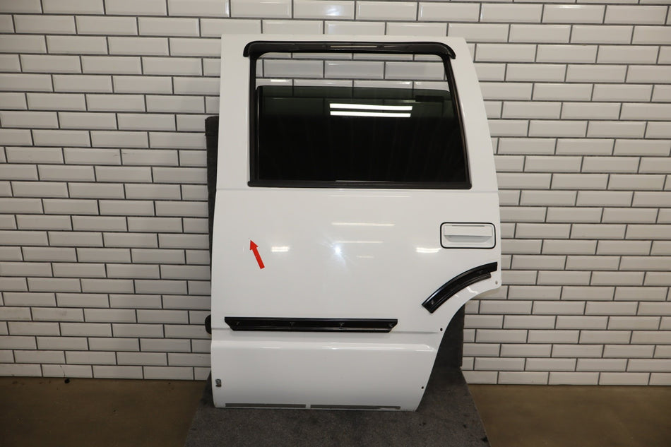 1999-2000 Cadillac Escalade Left Rear Door White ( 50U )