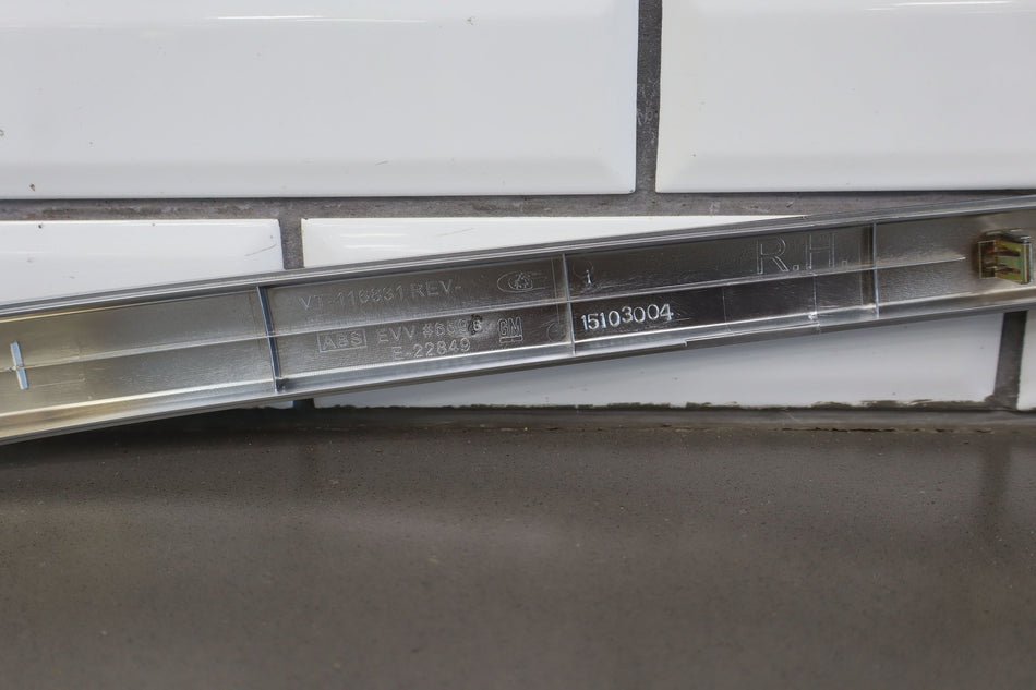 2003-2006 Chevy SSR RH Right Passenger Interior Door Handle Satin Silver Trim