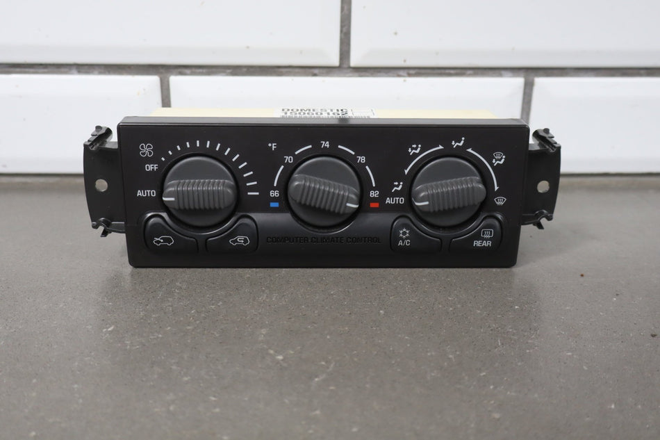 1999-02 Chevrolet Silverado Tahoe GMC Sierra Yukon AC Heater Climate Control 15126603