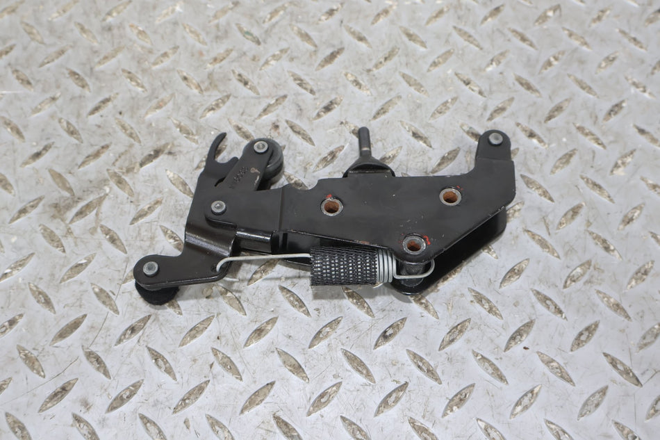 03-06 Chevrolet SSR Convertible Roof Windshield Frame Latches- Pair