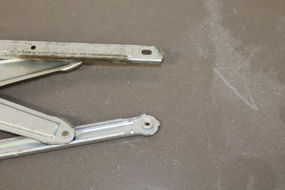 2012 Lexus GX460- Right Front Door Regulator