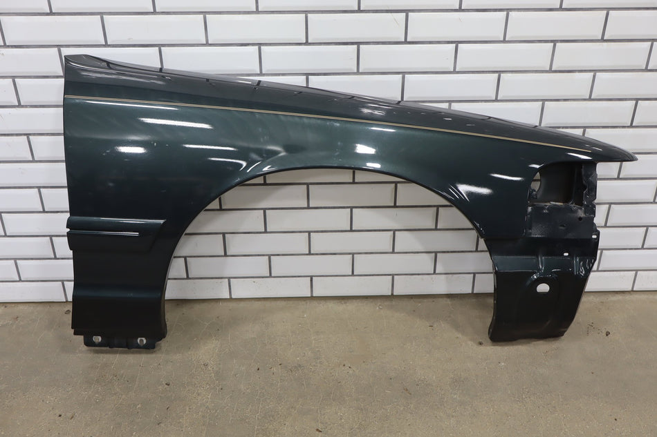 2003-2011 Ford Crown Victoria Right Fender LX aspen Green P5