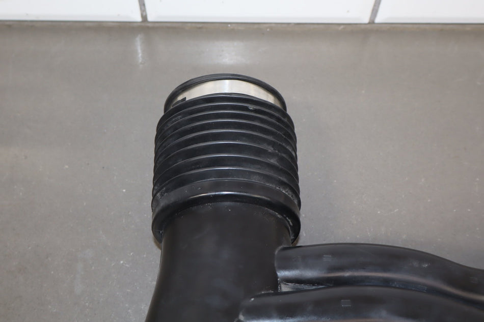 2008 Hummer H3- Air Cleaner