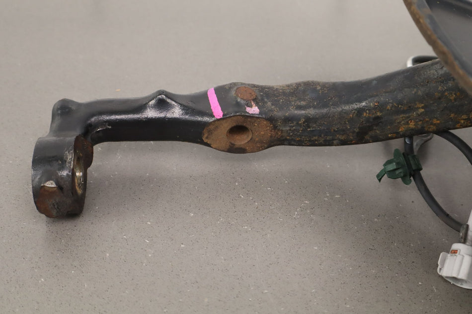 2003-2009 Toyota 4runner Left Driver Spindle Knuckle W/ 4x4 Hub