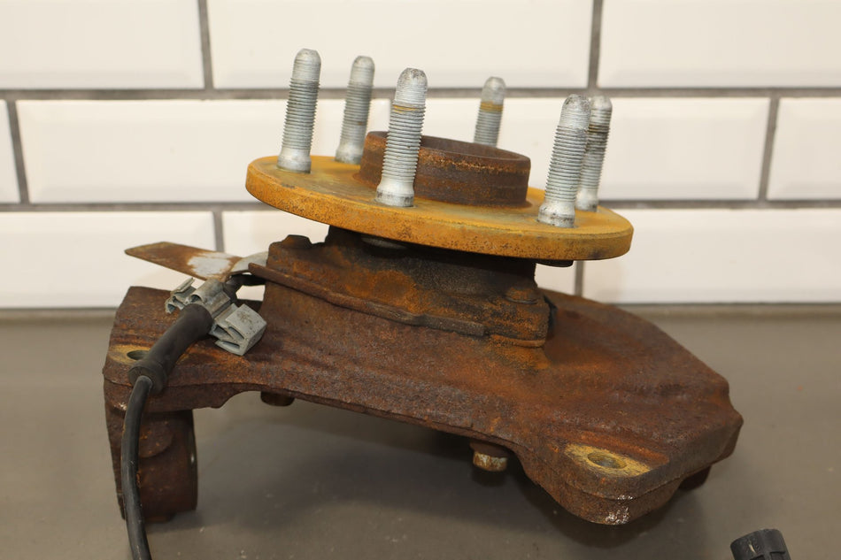 2004 Chevrolet Silverado 1500- Right Front Spindle