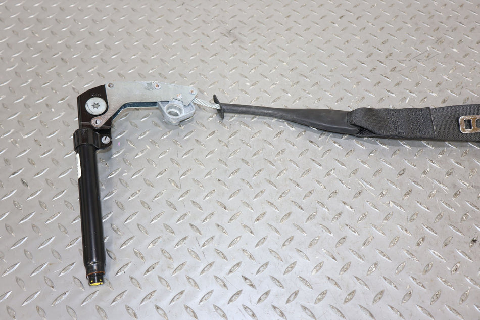 15-23 Ford Mustang S550 Right Seat Belt Coupe (Ebony)