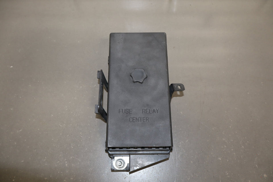 1999-2004 Chevrolet Corvette C5 Interior Fuse Box 12193792