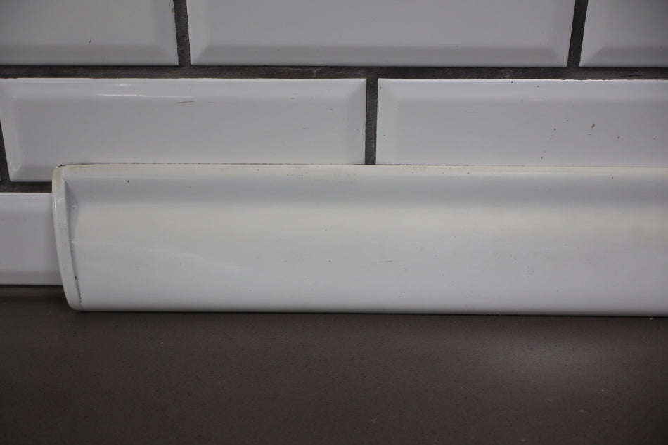 2013 Chevrolet Suburban GMT900- Left Front Door Molding