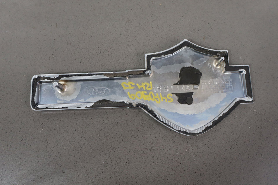 2004 Ford F-250 Super Duty- Emblem