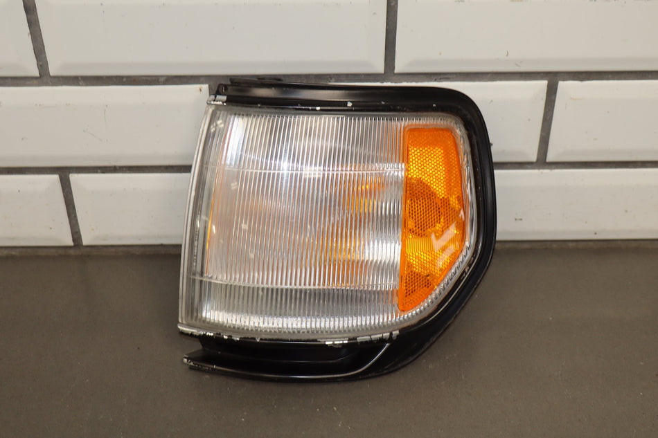 1996-1997 Lexus LX450 Left Front Lamp 8161060110 OEM