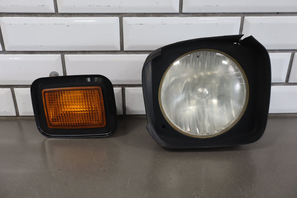 2003-2009 Hummer H2 Right Headlamp W/ Amber Marker 15269179