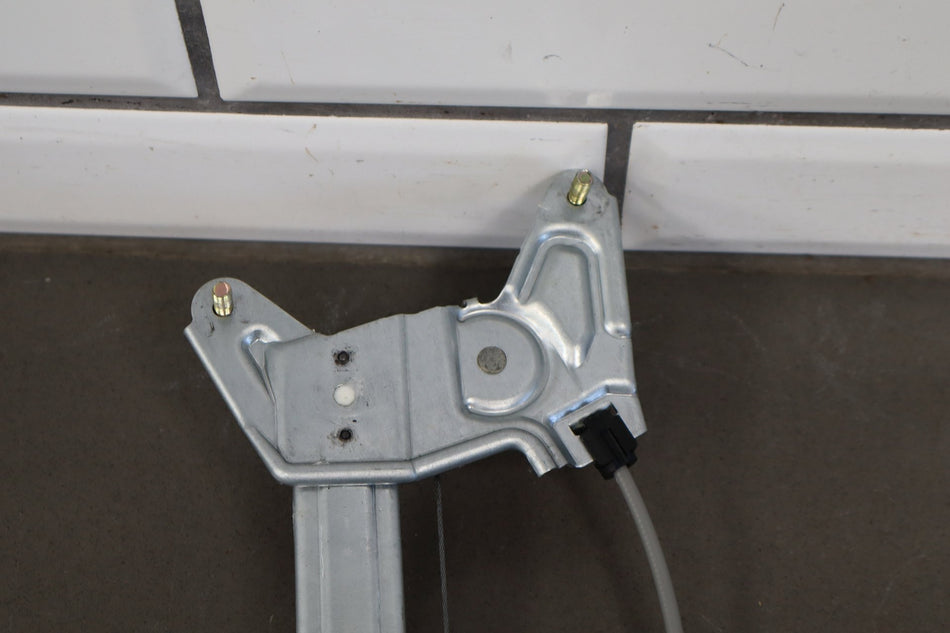 02-10 Lexus SC430 Z40 Right Front Door Regulator With Motor