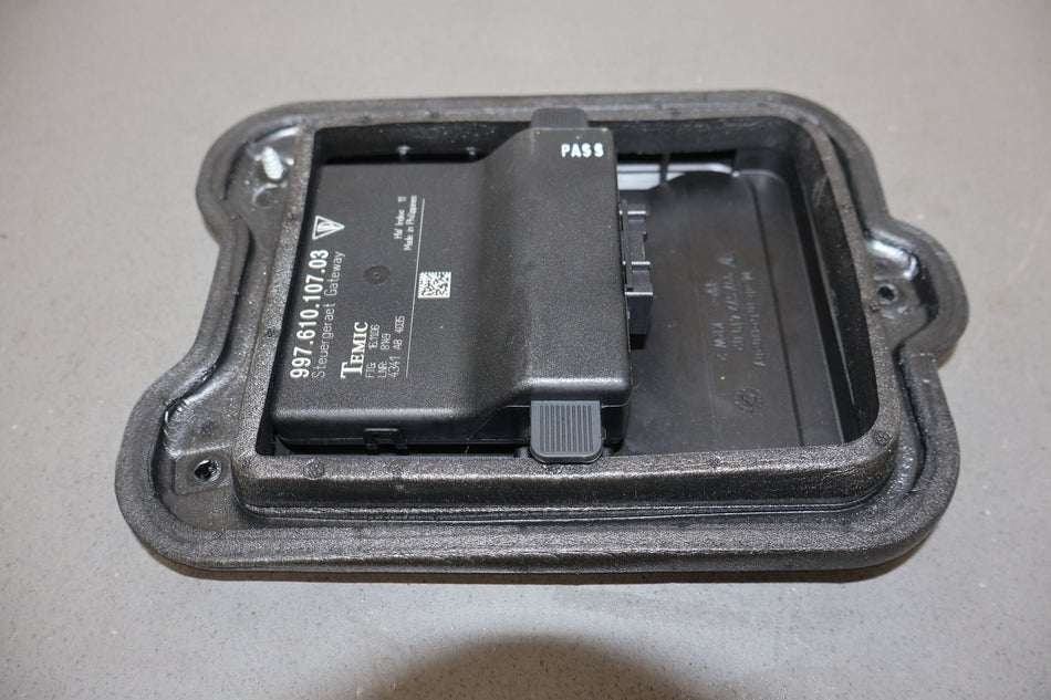 2007 Porsche 911- Chassis Control Module