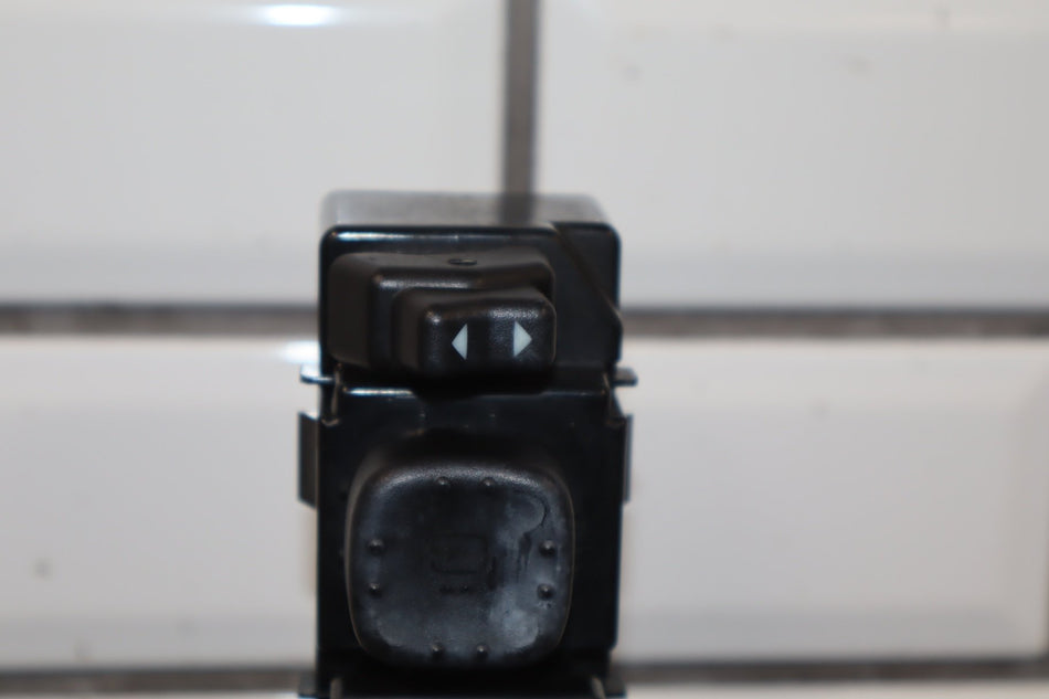 2003 Hummer H2 Front Door Switch 15202850 OEM