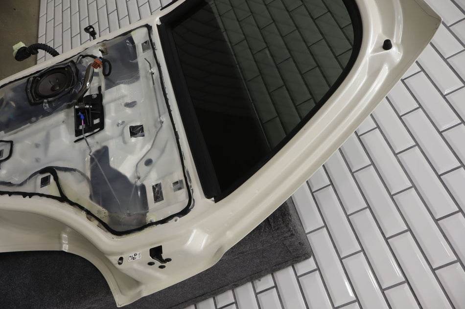 2005 Cadillac Escalade- Right Rear Door