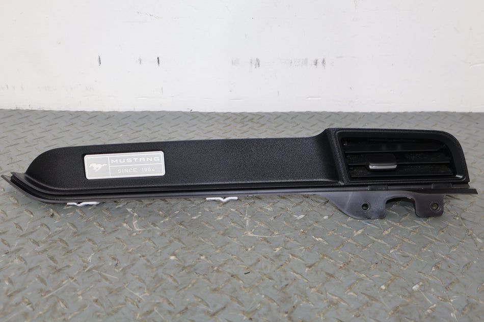 15-17 Ford Mustang Right Dash Trim (Black)