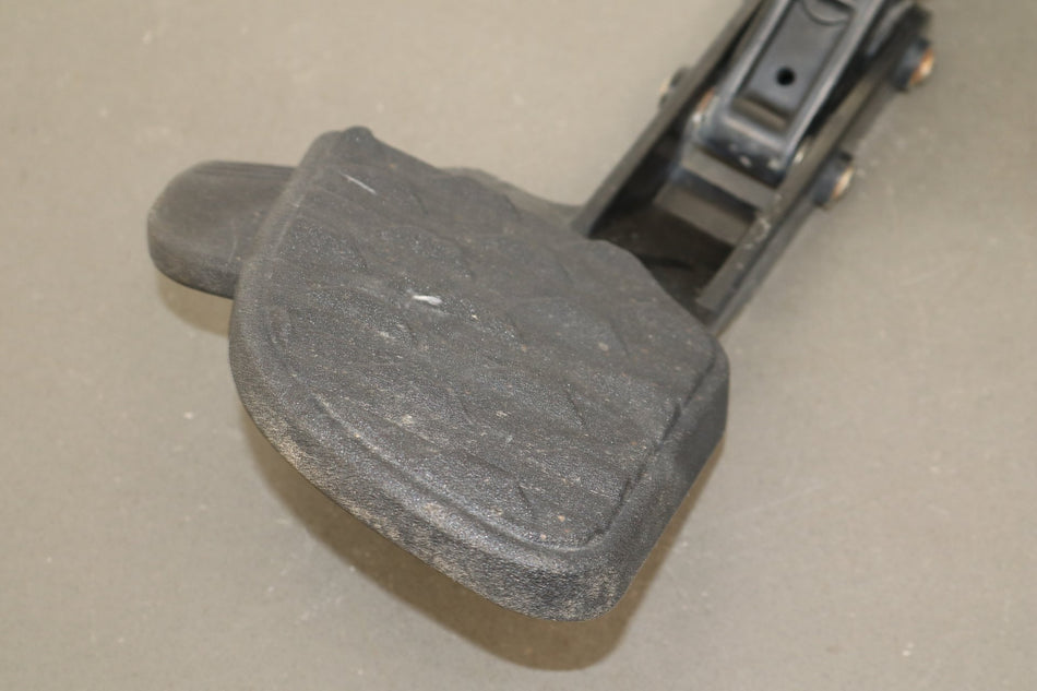 19-24 Ram 1500 (DT) Left Rear Bumper Step Pad