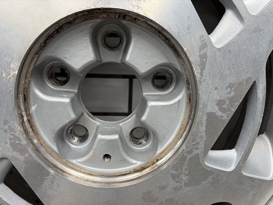 1988-1989 Chevrolet Corvette C4 Left 17x9.5 OEM Wheel