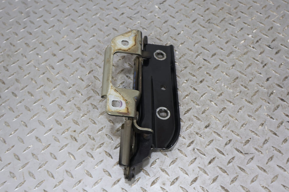 2015 Chevrolet Camaro- Hood Hinge