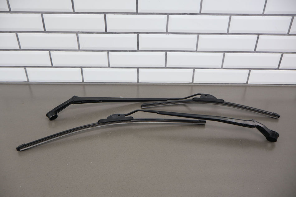 2002 Lexus LS430- Wiper Arm