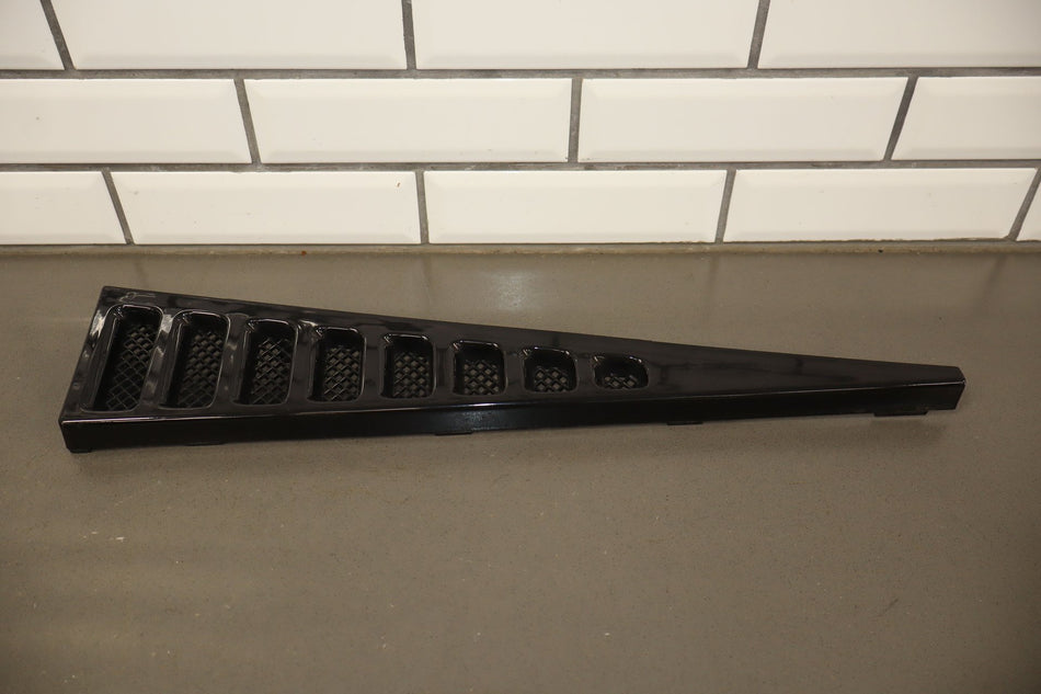 07-13 Chevy Avalanche OEM Left LH Bed Vent Panel Molding Cladding Black 41U