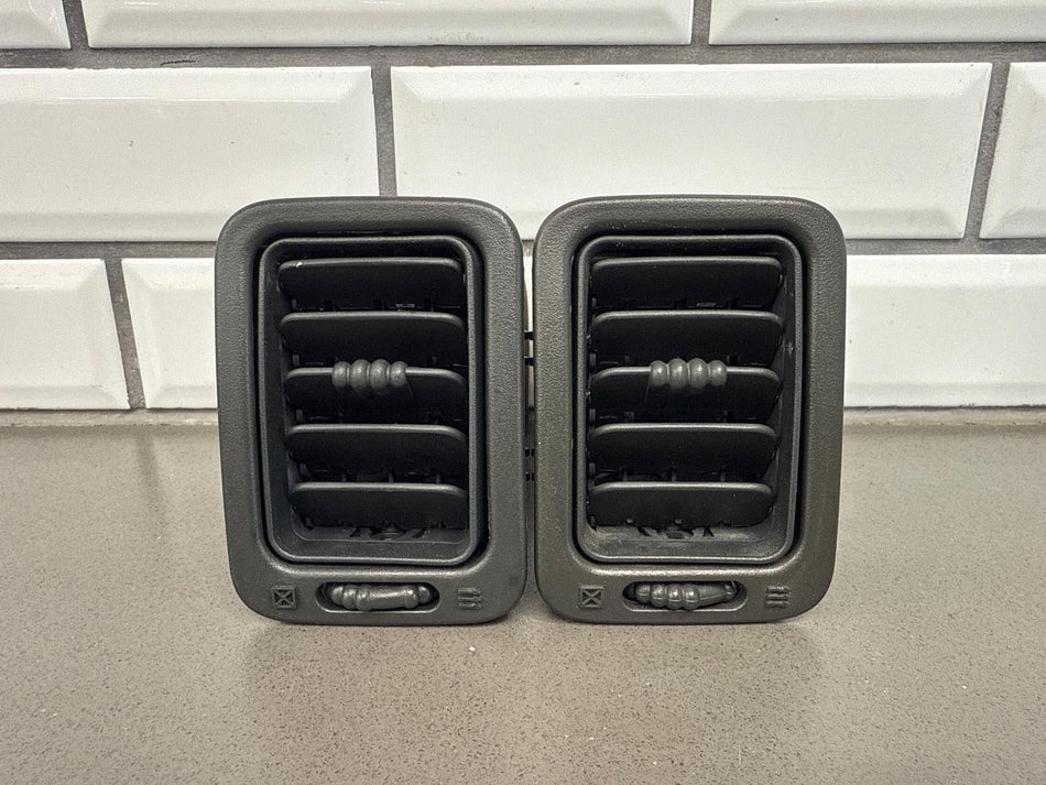 2002 Chevrolet Silverado 2500- Dash Vent