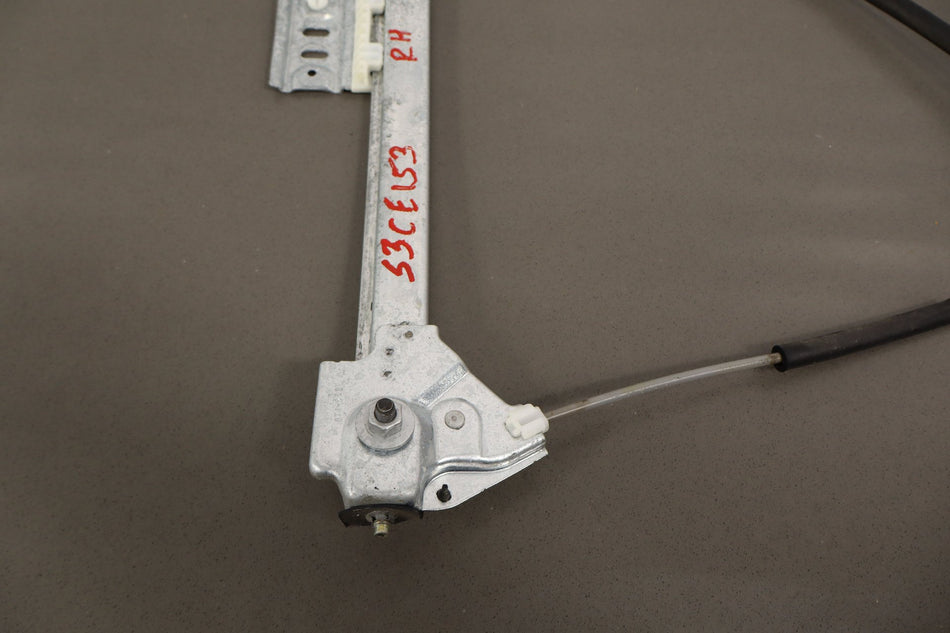2003 Chevrolet SSR- Right Front Door Regulator