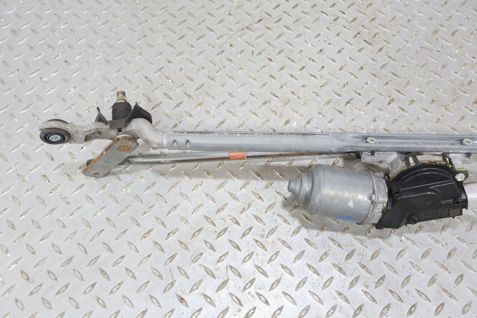 10-13 Lexus GX460 Wiper Linkage With Motor