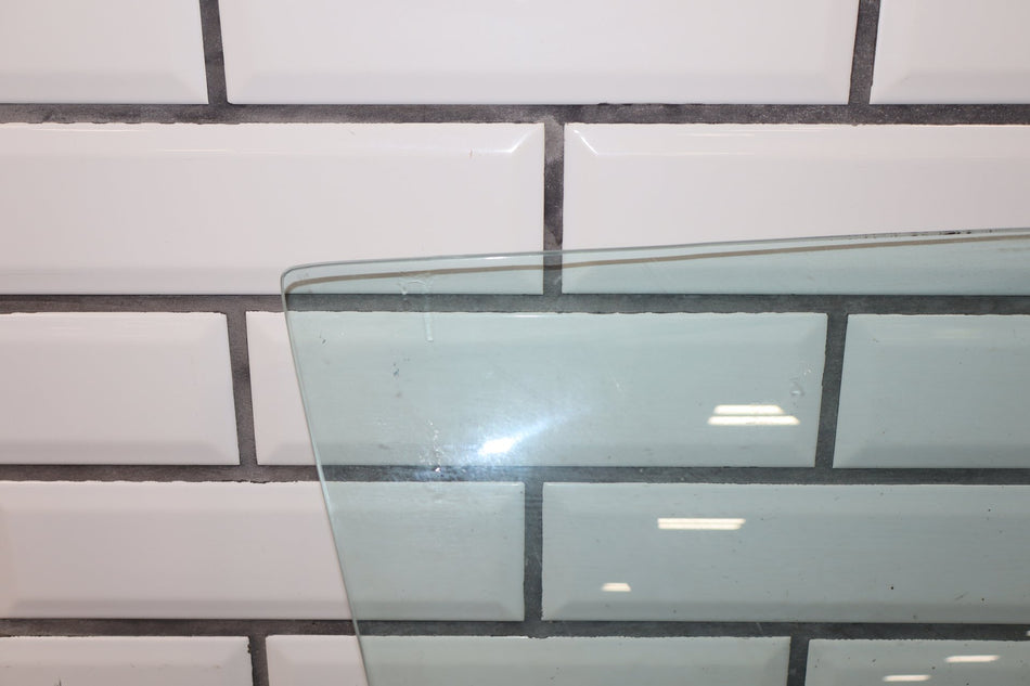 1984-1990 Chevrolet Corvette C4 Right Front Door Window 14094292