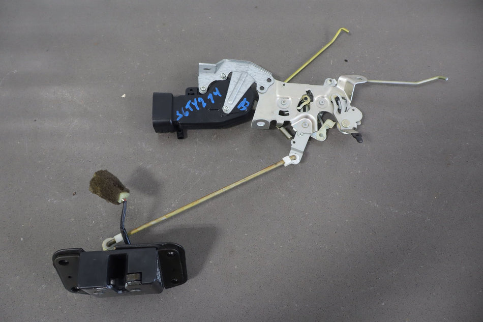 99-07 Toyota Land Cruiser V8 Upper Tailgate Hatch Latch W/Rods & Motor