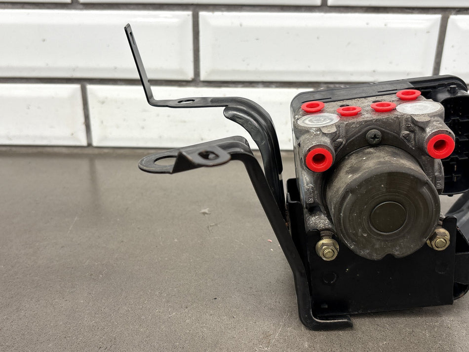 00-05 Toyota MR2 Spyder (ZZW30) ABS Anti Lock Brake Pump 44510-17090 OEM