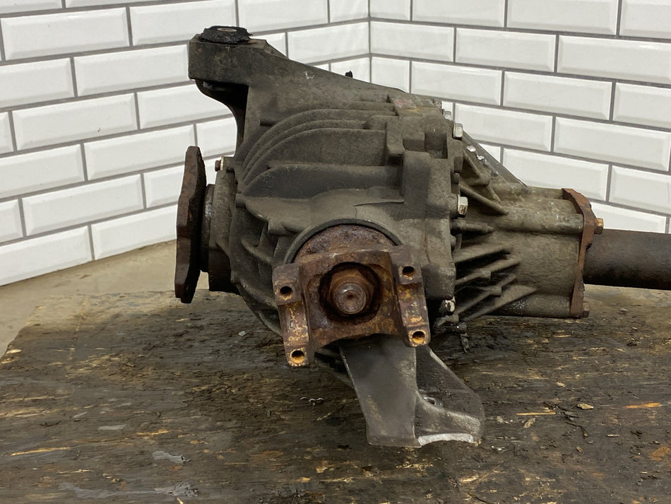 2003-2006 Hummer H2 4x4 Front Differential Carrier 4.10 Ratio OEM 25819234