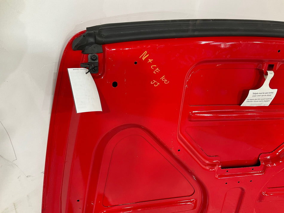 2004 Chevrolet SSR- Tonneau Cover