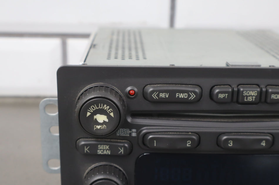 2004 Chevrolet SSR- Radio