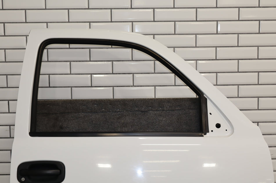 99-07 Chevy GMC Truck SUV GMT800 Right Front Door Summit White 50