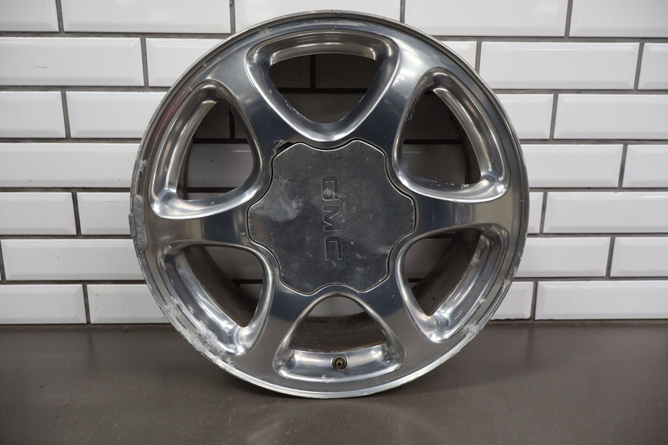2002 GMC Yukon- Wheel