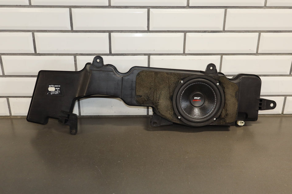 1998-2002 Lexus LX470 Mark Levinson Subwoofer Speakers W/ Enclosure