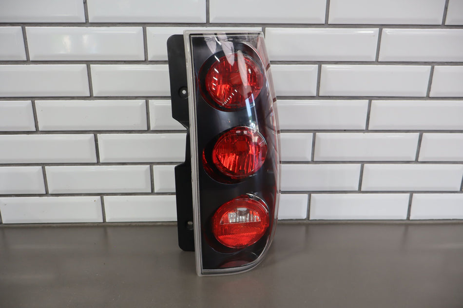 2010 GMC Yukon- Right Tail Light
