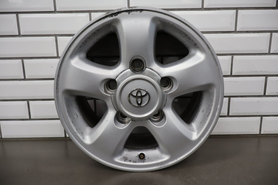 98-07 Toyota Land Cruiser J100 16x8 Alloy Wheel Silver 5 Spoke