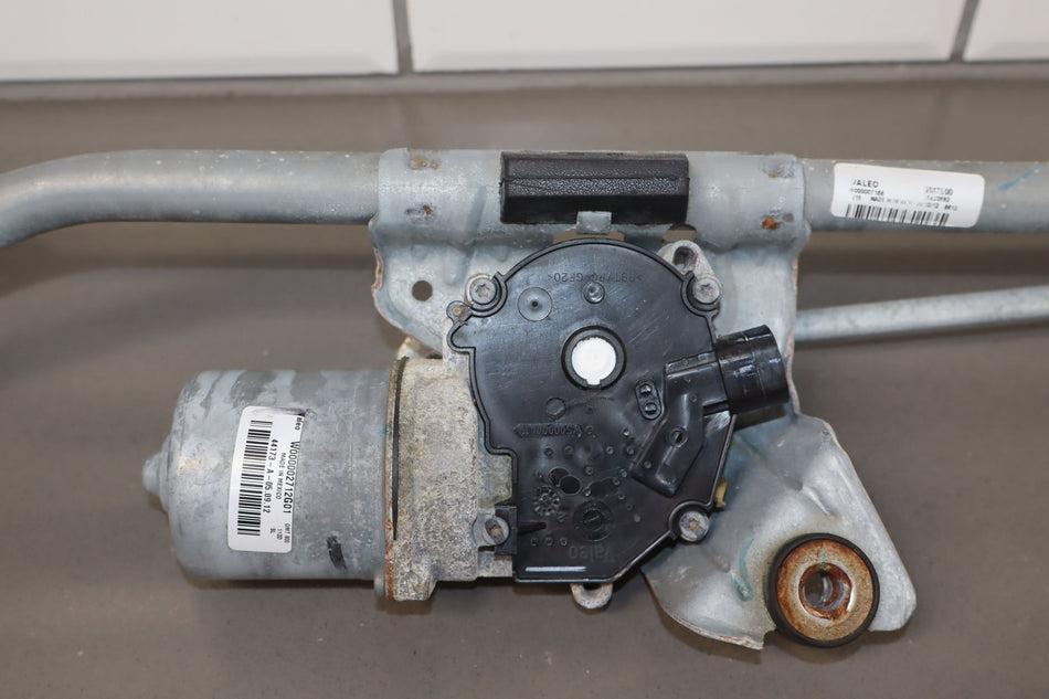 2013 Chevrolet Silverado 1500- Front Wiper Motor