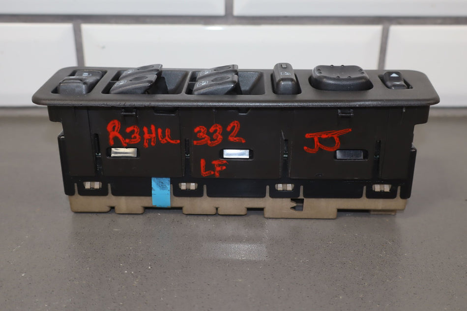 2003 Hummer H2- Front Door Switch
