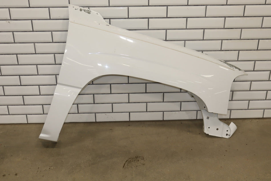 99-06 GMC Sierra/Yukon GMT800 Passenger Right RH Fender Summit White 50