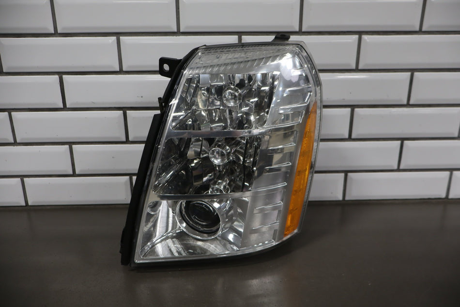 2007-2009 Cadillac Escalade ESV Base Left Headlamp 25897648